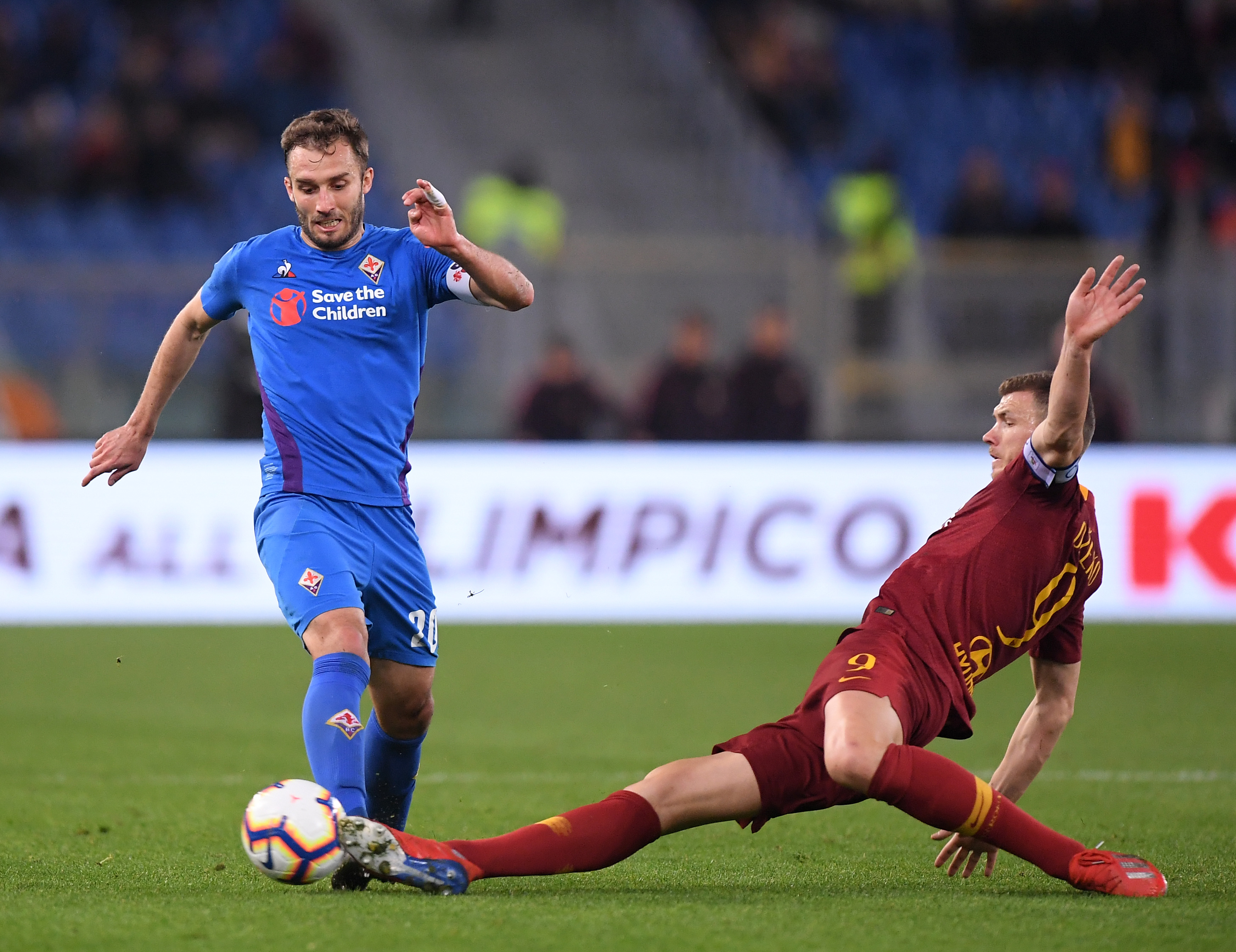 枪手是夺冠热门？萨卡：不能被人们的言论左右，我只专注当下（阿森纳被看好夺冠？萨卡：不受舆论左右，只专注眼前）