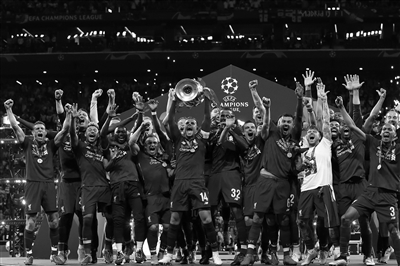 葡媒：本菲卡在考虑冬窗引进格雷罗，穆里尼奥很看好他