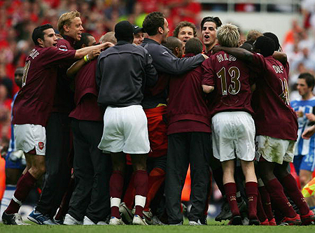 莱万：失去袖标很难过，但感受到了球迷的爱；不恨普罗别日