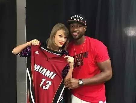 对手最怕他拿球（他一拿球，对手就慌）