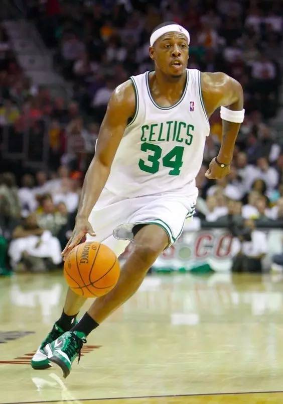 意大利杯2-1,博洛尼亚逆转帕尔马,进八强,21岁阿根廷新星一剑封喉（意大利杯2-1逆转：博洛尼亚淘汰帕尔马晋级八强，21岁阿根廷新星完成绝杀）