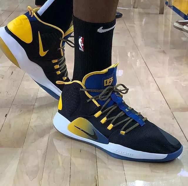 麦卡利斯特：庆祝动作是献给家人的；希望梅西能一直在国家队（麦卡利斯特：庆祝动作献给家人，盼梅西继续为国家队效力）